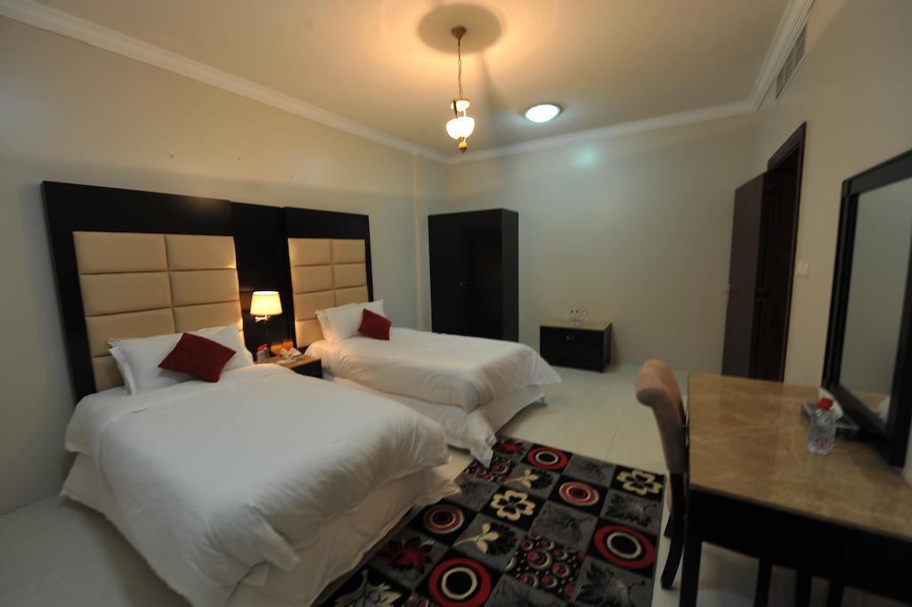 Janadriyah Suites 13 Nadinah Szoba fotó