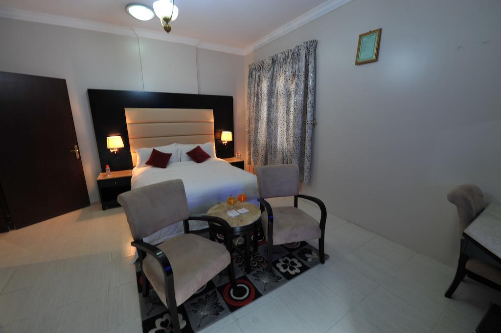 Janadriyah Suites 13 Nadinah Kültér fotó